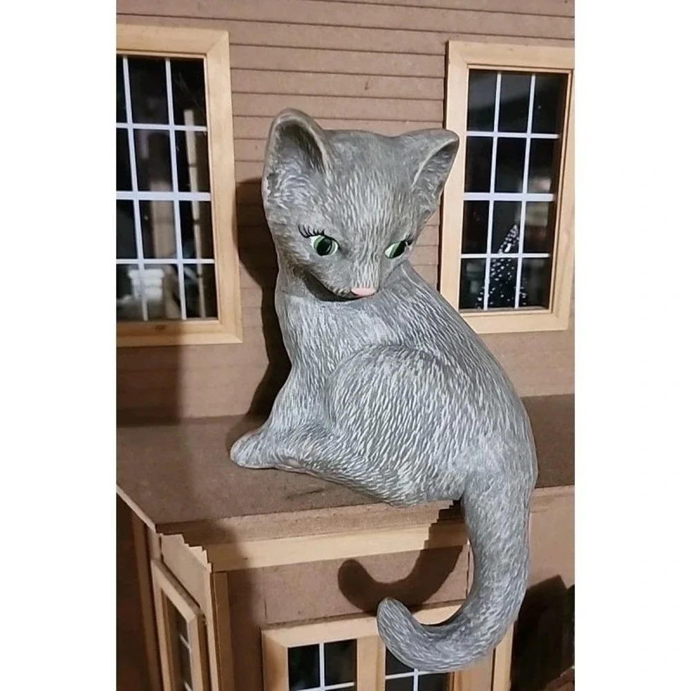 vintage ceramic Cat shelf sitter Handpainted 7 Inches W/tail Gray Green Eyes